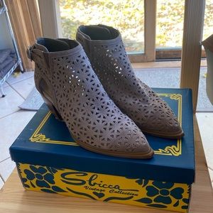 Sbicca Vintage Collection Booties
